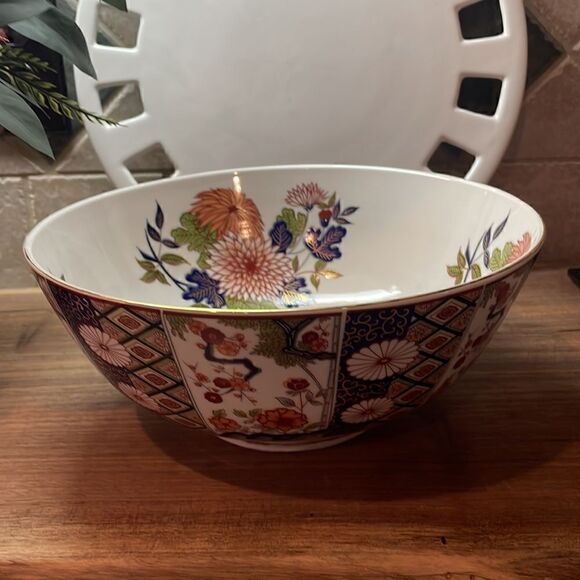 Porcelain Floral Gold Rim Bowl - LARGE - Picture 2 of 8